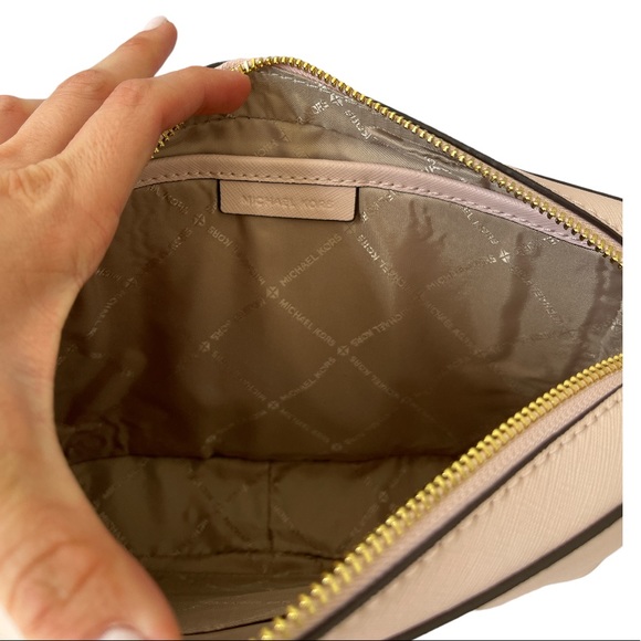 Michael Kors Bags Michael Kors Ew Crossbody Bag Jet Set Large